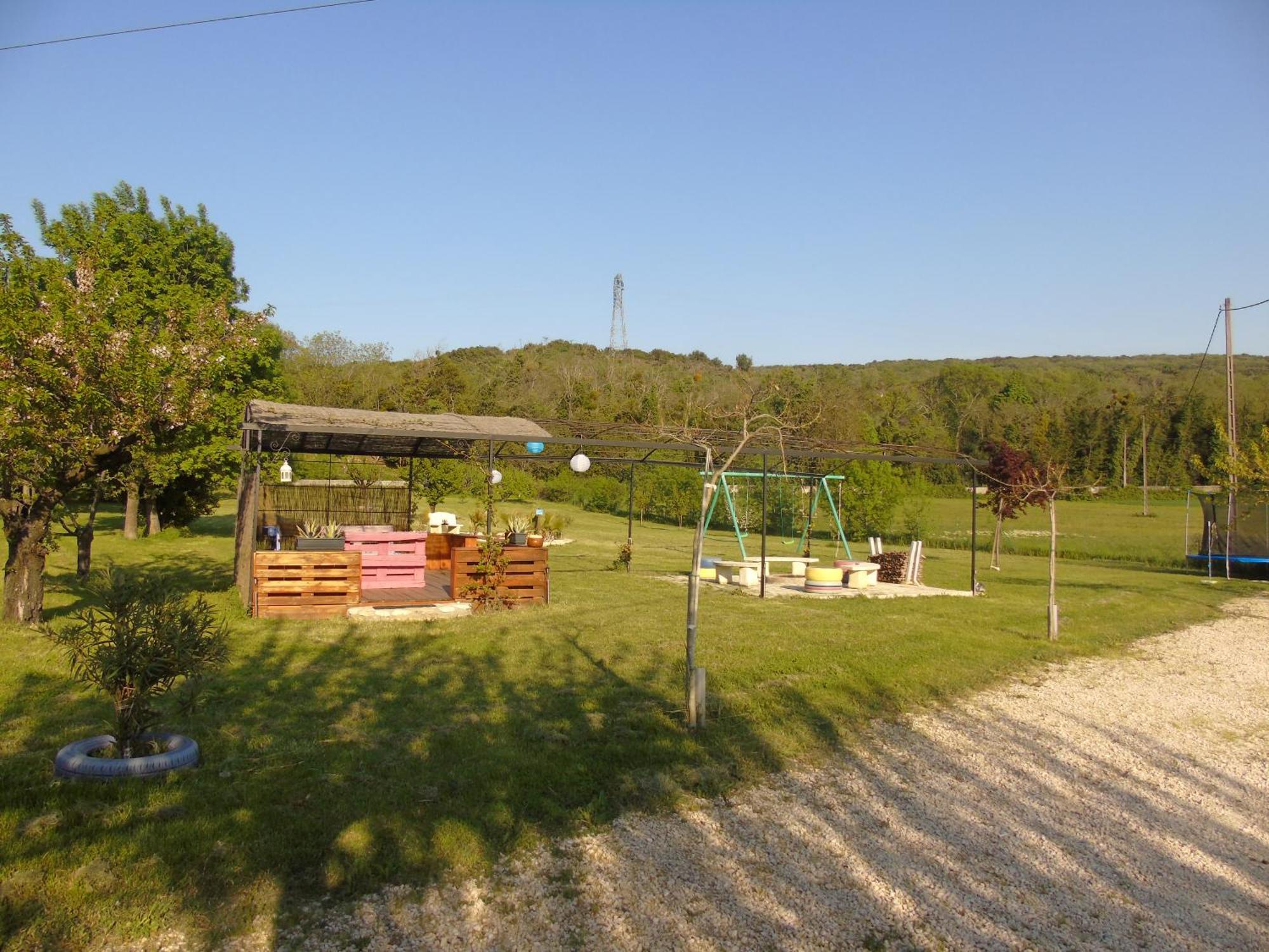 Holiday home Aux Lauriers D'Adhemar
