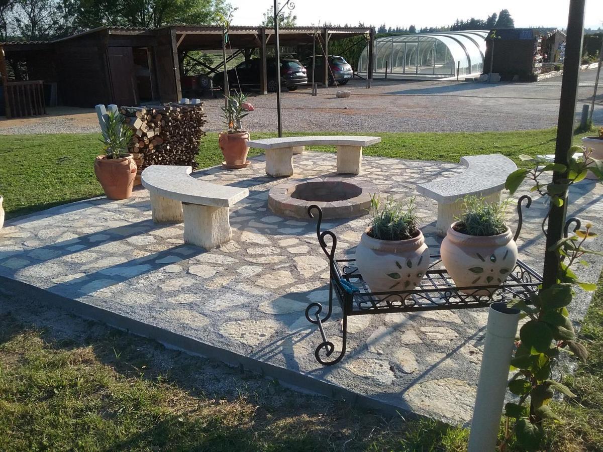 Holiday home Aux Lauriers D'Adhemar *